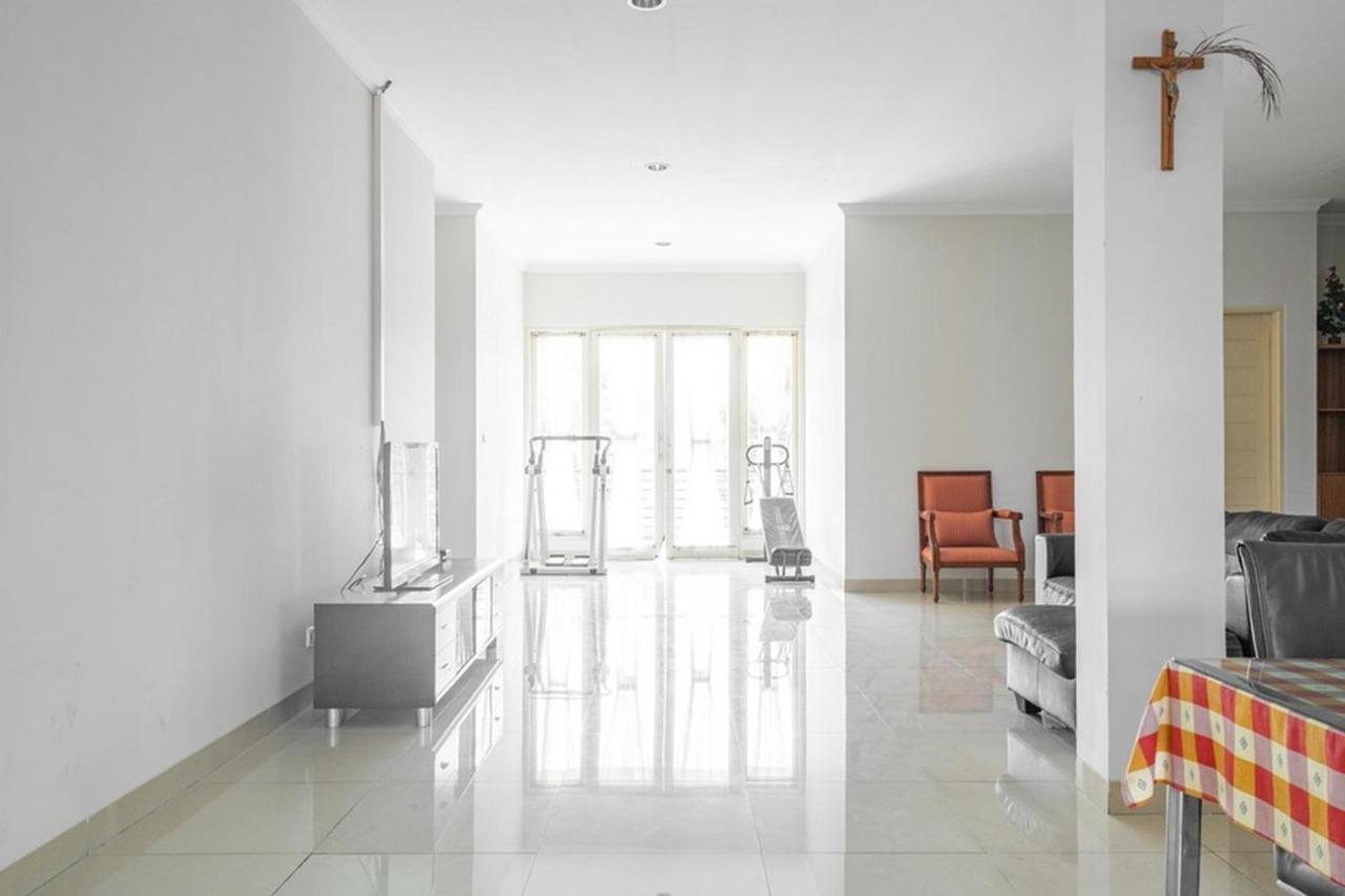 فندق Reddoorz Near Siloam Karawaci 3 تانجيرانغْ المظهر الخارجي الصورة