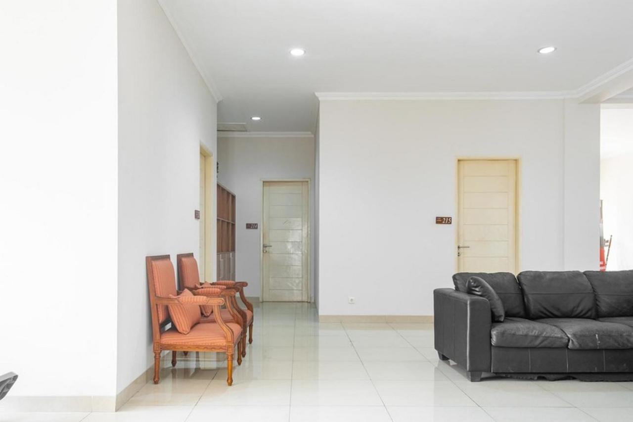 فندق Reddoorz Near Siloam Karawaci 3 تانجيرانغْ المظهر الخارجي الصورة