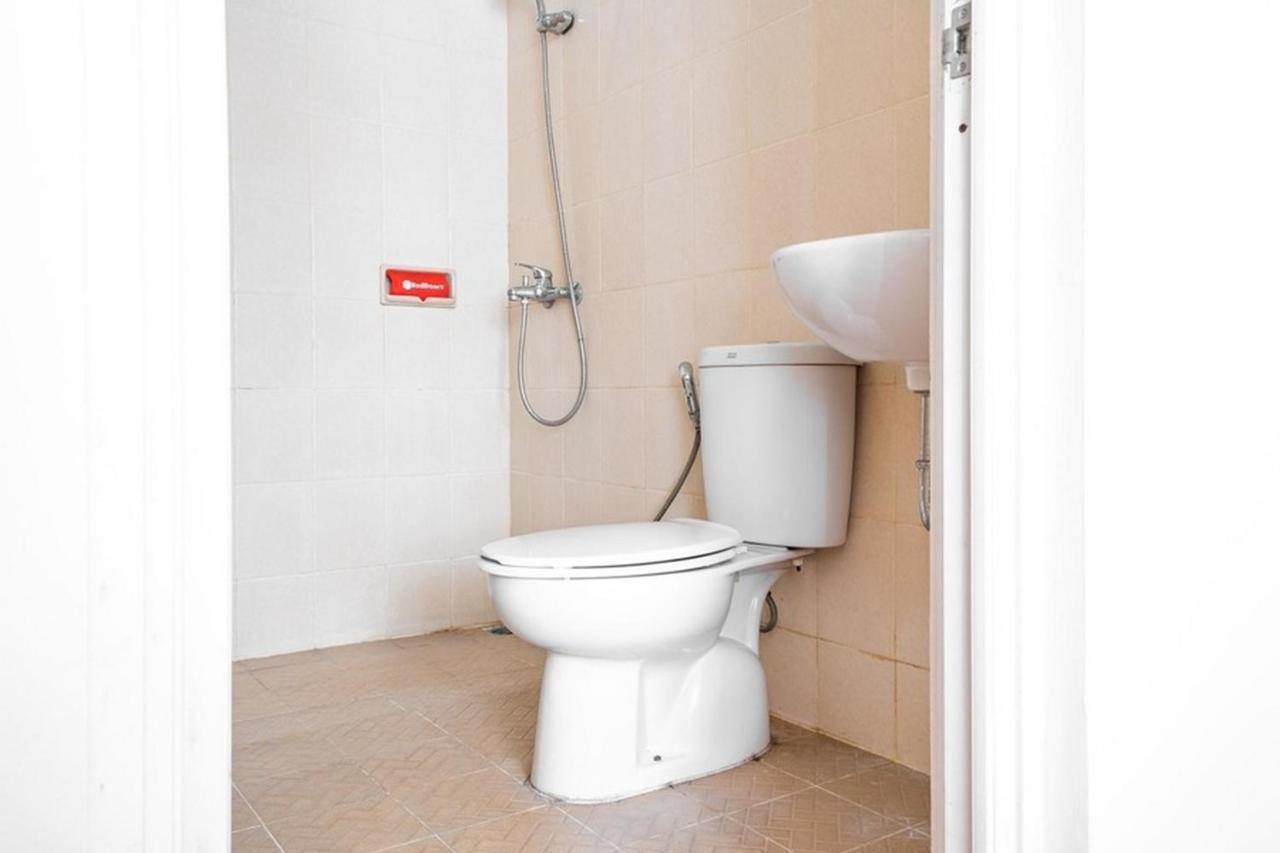 فندق Reddoorz Near Siloam Karawaci 3 تانجيرانغْ المظهر الخارجي الصورة