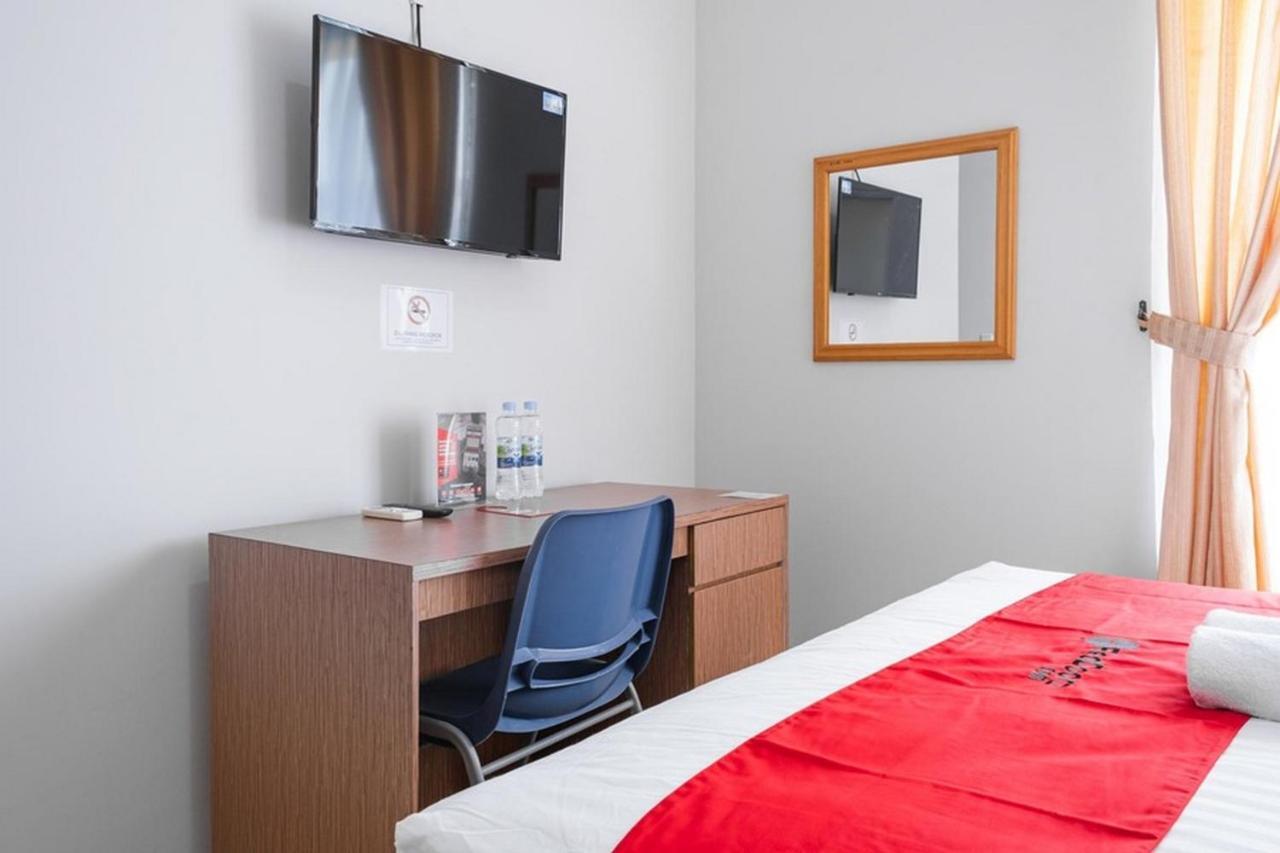 فندق Reddoorz Near Siloam Karawaci 3 تانجيرانغْ المظهر الخارجي الصورة